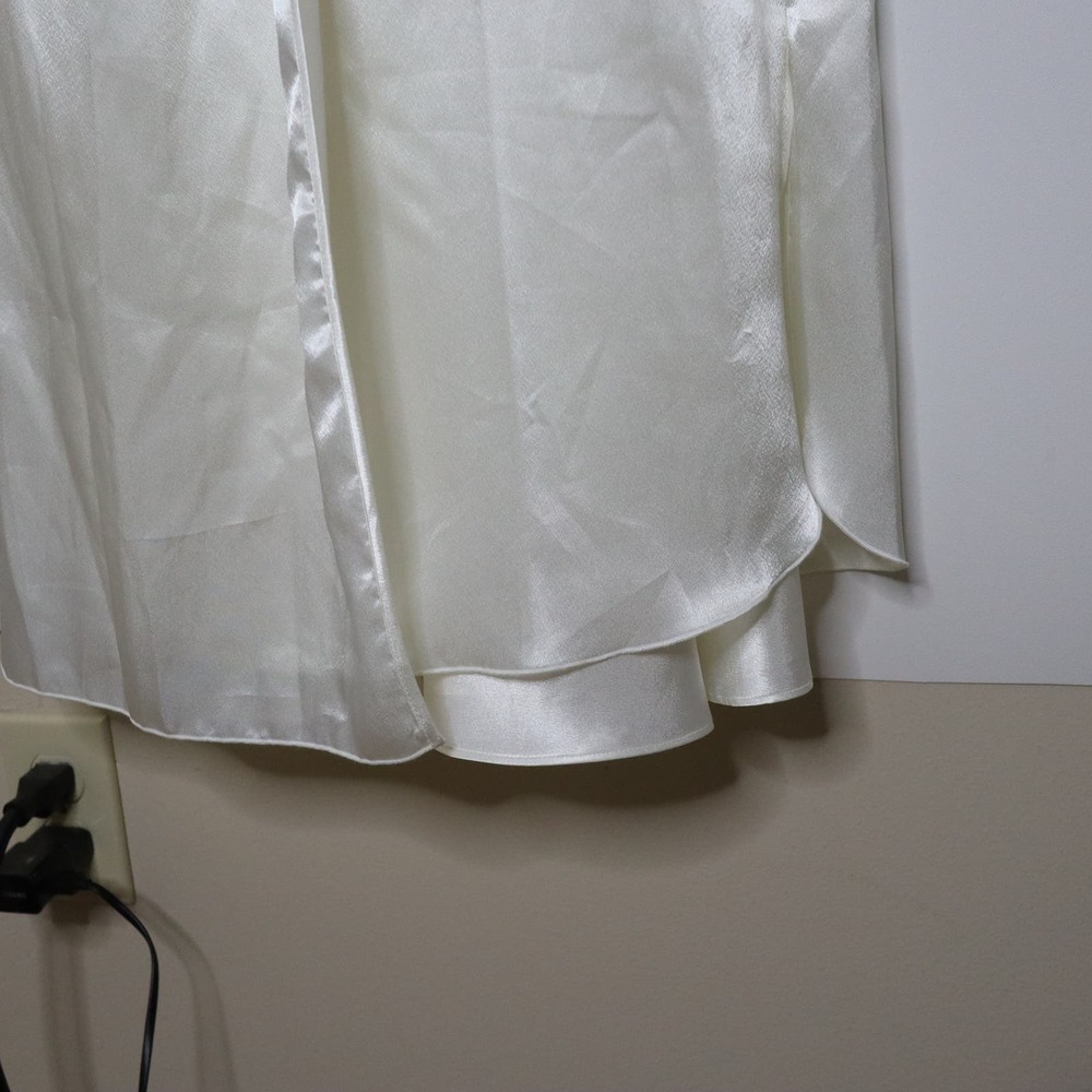 Oscar de la Renta Ivory Satin Wrap Robe - Picture 4 of 13
